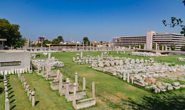 İzmir’in 8 Bin 500 yıllık hazinesi masaya yatırıldı