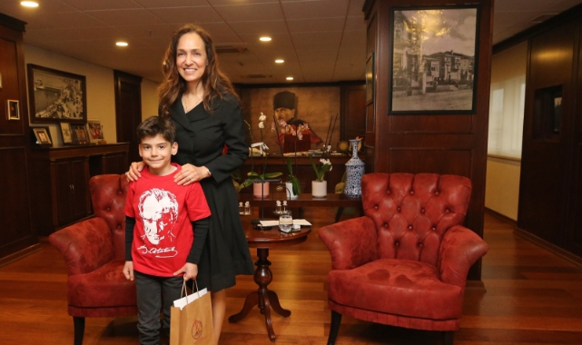 Karşıyaka Belediyesi yılın kitap tutkunlarını seçti