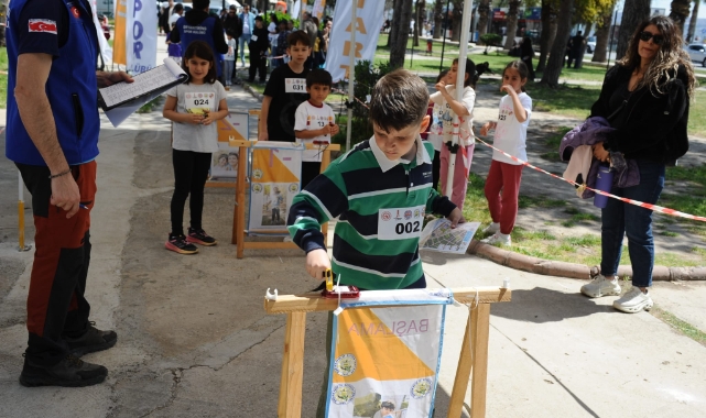 Karşıyaka’da oryantiring rüzgarı: Bayram coşkusu sporla taçlandı!