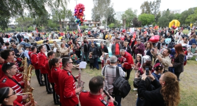 Karşıyaka’yı bayram coşkusu sardı!