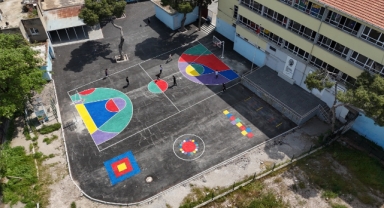 Konak’ta ‘renkli dokunuş’ okul bahçelerine de geldi