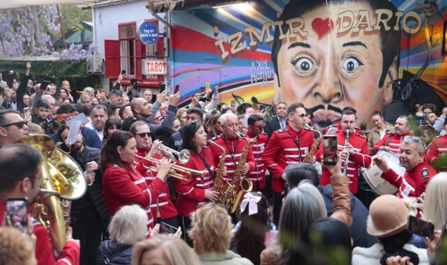 Konak’tan Dario Moreno için unutulmaz şenlik: İzmirliler akın etti