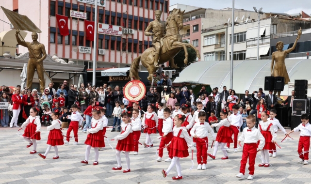 Menemen’de coşkulu kutlama