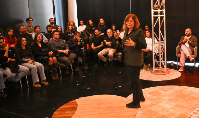 Tiyatronun binlerce yıllık yolculuğu Bornova’da anlatıldı 