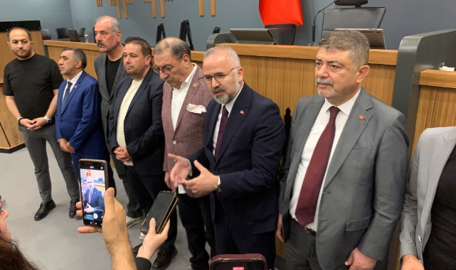 AK Partili Yıldız’dan Cemil Tugay’a: Tunç Soyer’i arar hale geldik!