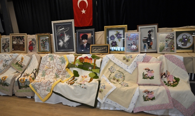Bornova'da kadın emeği sanatla buluştu