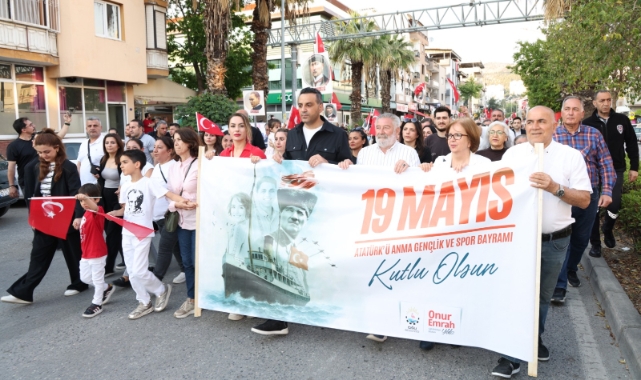 Çiğli’de 19 Mayıs Coşkusu Sokaklara Taştı