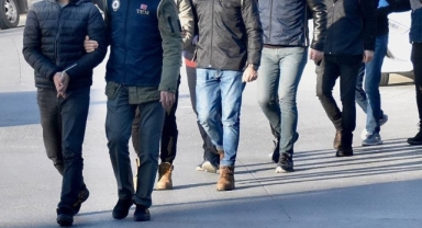 İzmir'de 'FETÖ' operasyonu: 9 kişi yakalandı!
