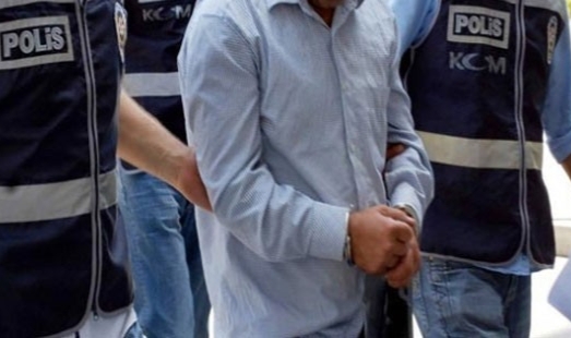 İzmir’de kaçakçılık operasyonu: 7 bin 400 paket kaçak sigara ele geçirildi