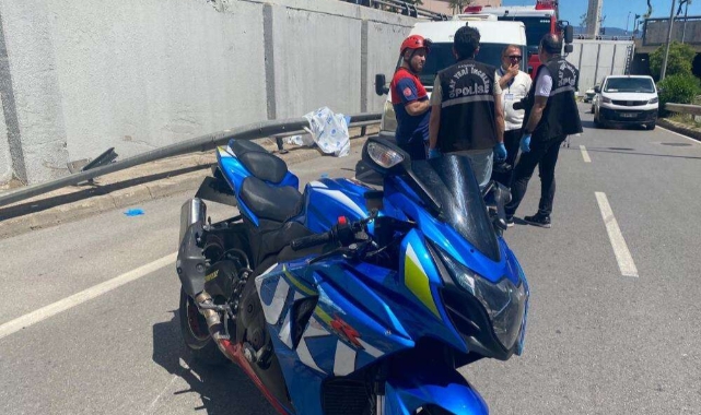 İzmir'in göbeğinde feci kaza: Genç motorcu hayatını kaybetti!