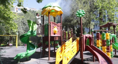 Konak’ın parklarında temizlik mesaisi