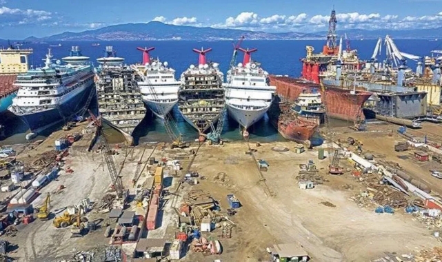 Aliağa'da tartışmalı proje geri döndü: Gemi söküm alanı geni