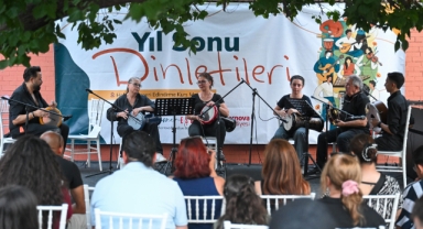 Bornova'da müzik rüzgarı: Sahne sırası kursiyerlerindi
