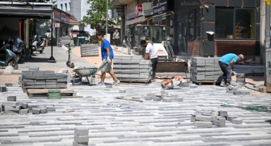 Bornova’nın kalbi yeniden doğuyor: Tarihi Çarşı’da estetik dönüşüm başladı