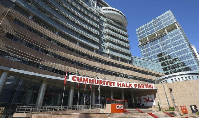 CHP'de olağanüstü kurultay için imzalar teslim edildi!