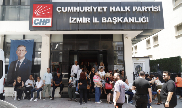 CHP İzmir’de kritik çağrı: İlçe başkanları toplantı yapcak!
