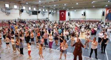 Çiğli’de Aerobik ve Dans Gecesi Coşkusu