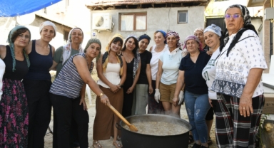 Çiğli’de Muharrem ayının bereketi aşure lokmalarıyla yaşatıldı