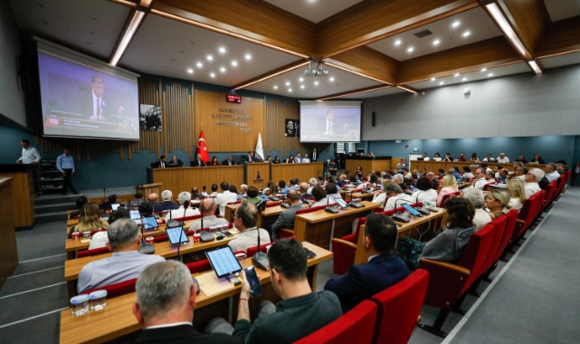 İzBB Meclisi'nde 'sivrisinek' tartışması: Başkan Tugay'dan '