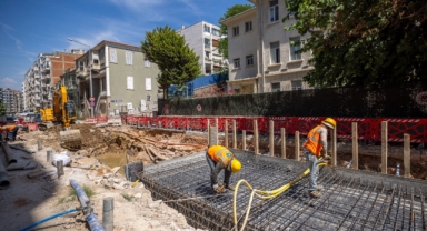 İzmir’de 3 milyar liralık alt yapı dönüşümü sürüyor