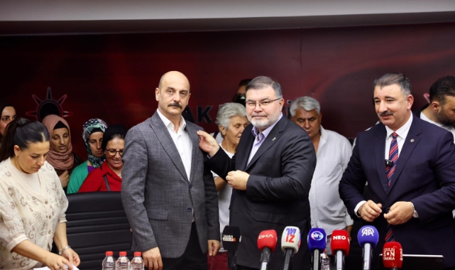 İYİ Parti'den AK Parti'ye toplu katılım: 370 kişiye rozet takıldı