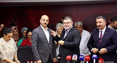 İYİ Parti'den AK Parti'ye toplu katılım: 370 kişiye rozet takıldı