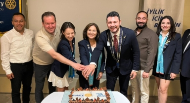 İzmir Rotary Kulübü'nde devir teslim