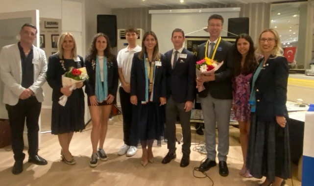 Karşıyaka Rotary Kulübü’nde devir teslim töreni