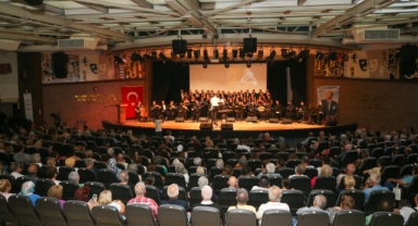 Karşıyaka yaza şarkılarla ‘merhaba’ dedi