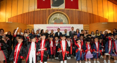 Kemalpaşa'da miniklerin mezuniyet coşkusu