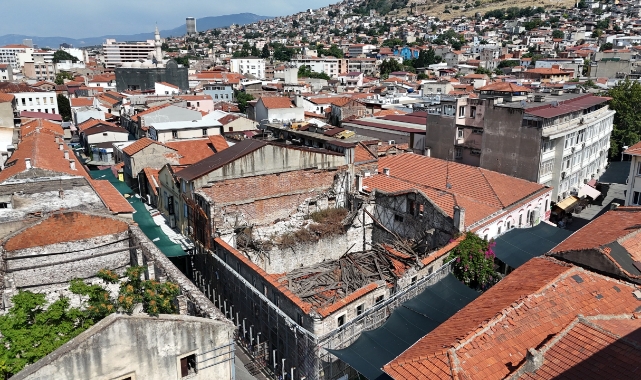 Konak’ta bir tarihi yapı daha ayağa kalkıyor