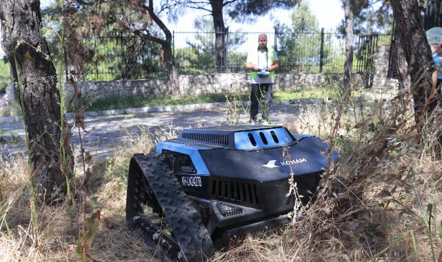 Konak’tan teknolojik adım: Ot biçme robotu sahada
