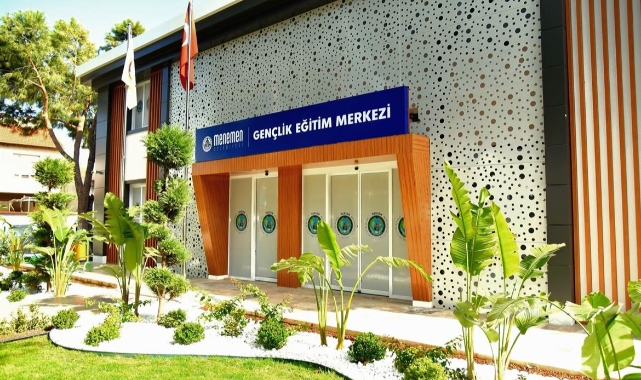 Menemen, eğitim yatırımlarıyla örnek gösteriliyor
