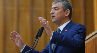 Özgür Özel'in Manisa ekibine operasyon: 2 kişi gözaltına alındı!
