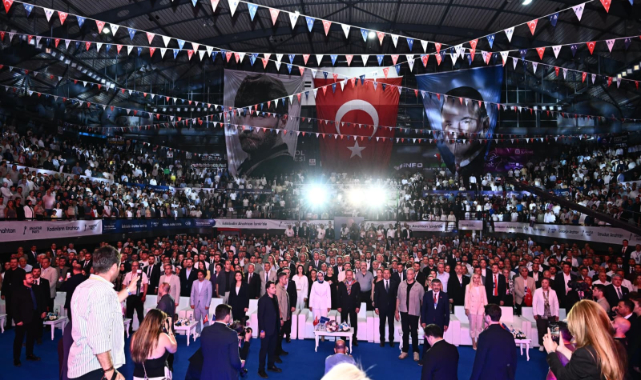 Seçim startını İzmir'den verdi, iktidara meydan okudu