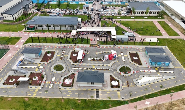 Asarlık trafik eğitim parkurunda çocuklar kuralları öğreniyor