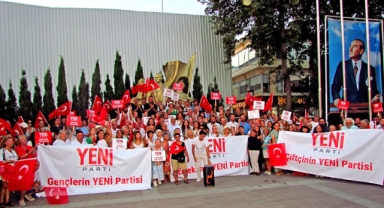 Çeşme’de CHP’den toplu kopuş: İlçe örgütü ve meclis üyeleri YENİ Parti’ye geçti