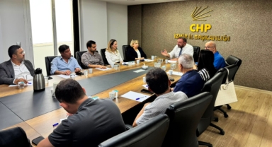 CHP İzmir'de yeni yönetimden ilk toplantı