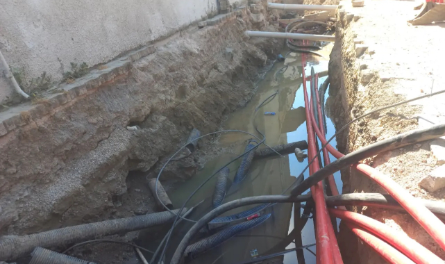 GDZ Elektrik'in kazıları Alsancak'ı felç etti, esnafın sabrı kalmadı!