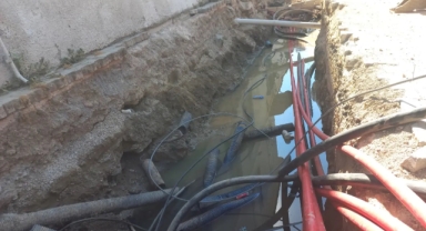 GDZ Elektrik'in kazıları Alsancak'ı felç etti, esnafın sabrı kalmadı!