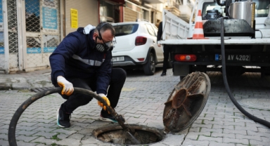 Karşıyaka Belediyesi’nden haşerelerle kararlı mücadele