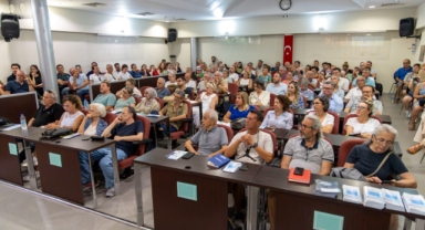 Karşıyaka’da kentsel dönüşüm zirvesi: Uzmanlar vatandaşlarla buluştu
