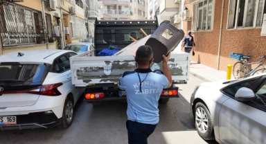 Konak zabıtasından kaldırım işgallerine karşı sıkı denetim