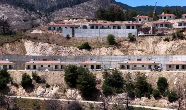 Ödemiş yangınının birinci yılında, afet konutları teslim ediliyor