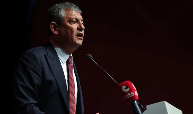 Özgür Özel'den yeni parti açıklaması: İsim ve logo üzerinde çalışıyoruz!