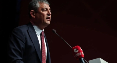Özgür Özel'den yeni parti açıklaması: İsim ve logo üzerinde çalışıyoruz!