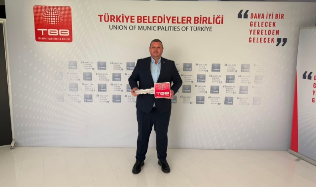 Ranta değil halka: Menderes Belediyesi’ne bir araç daha