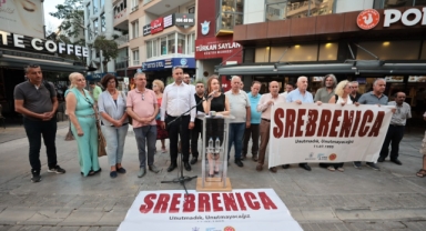 Srebrenitsa’da katledilen canlar Konak’ta anıldı