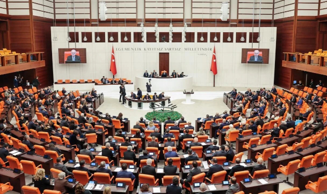 Yeni dokunulmazlık dosyaları komisyonda: Murat Bakan da listede!