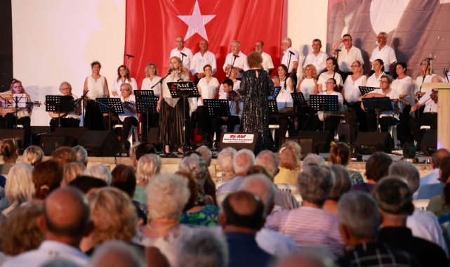 Yenifoça’da Türk Sanat Müziği Rüzgarı: Unutulmaz Bir Gece Yaşandı